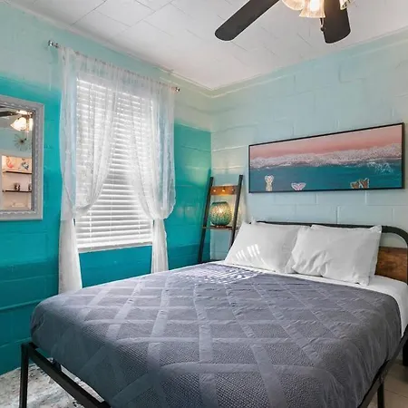 Mermaids Grotto Waterfront 1Br Apt With Bay View Villa